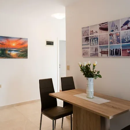 Apartments Alma Crveni Vrh Buitenkant foto