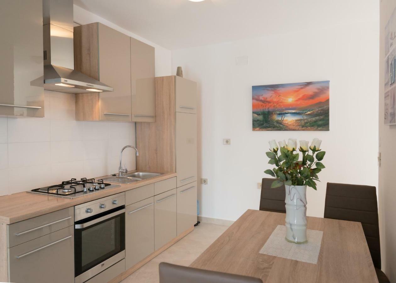 Apartament Alma *